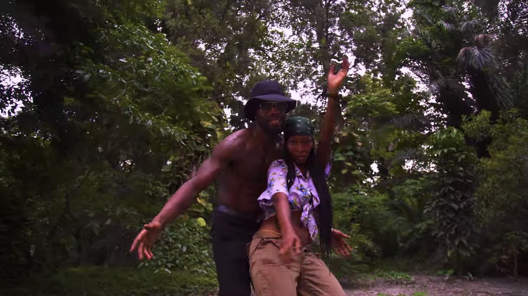 VIDEO: LOUIVOS – SAXSEX (PROD. SHAFIQUE ROMAN)