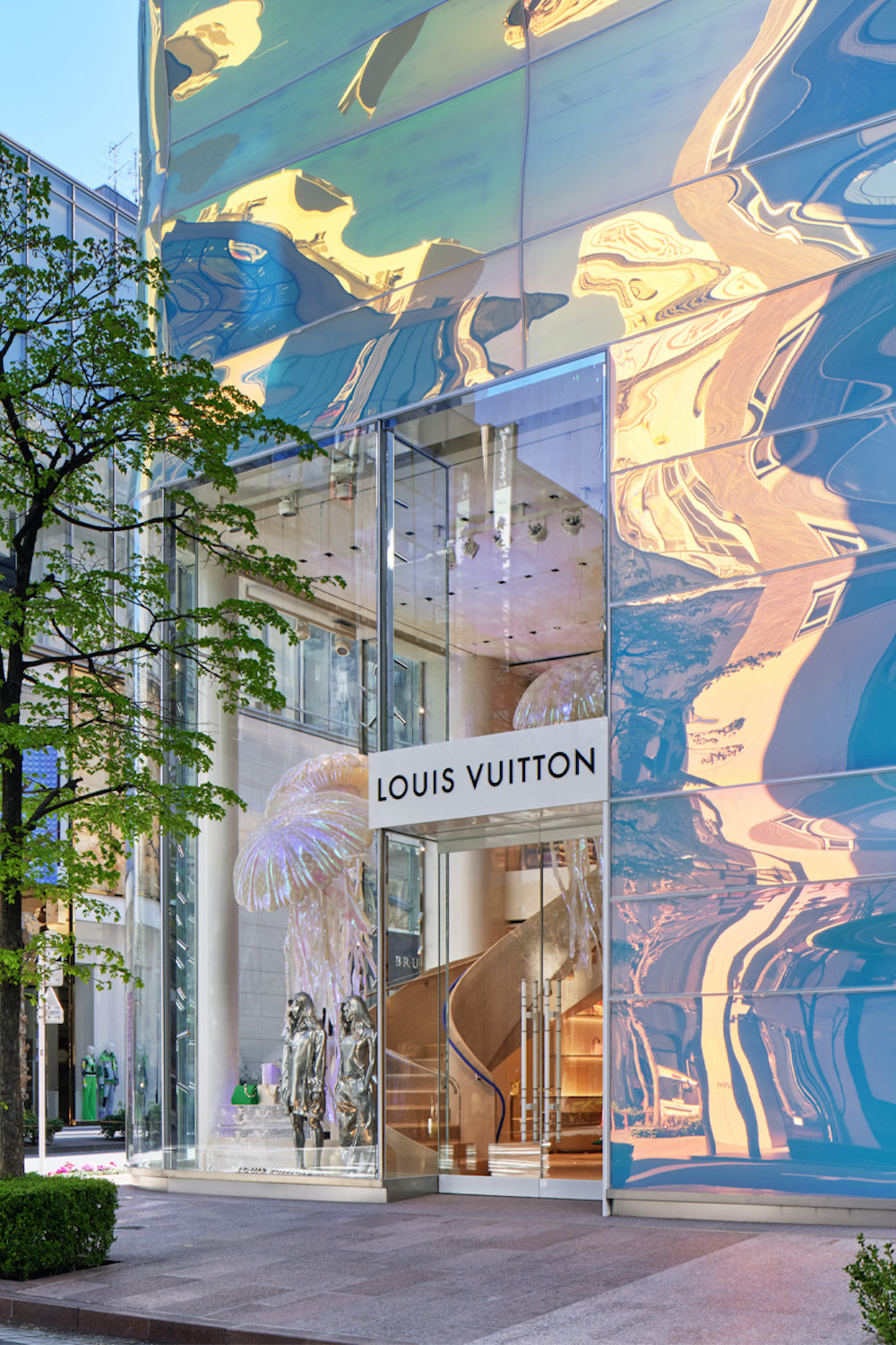 LOUIS VUITTON UNVEIL NEW GINZA NAMIKI TOKYO FLAGSHIP STORE