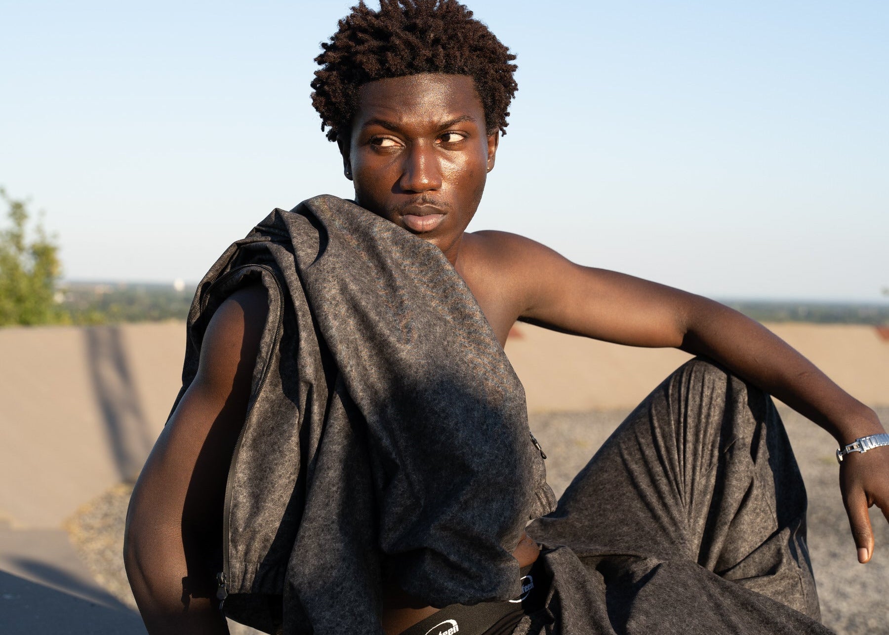 Velours-Tech Khaki Windbreaker Pants