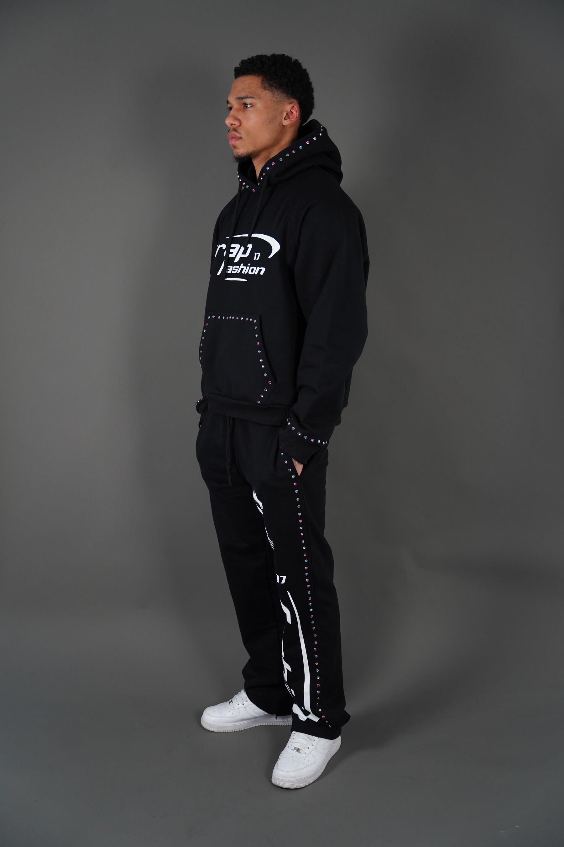 Model wearing oversized trapfashion seventeenthebrand diamond hoodie outside