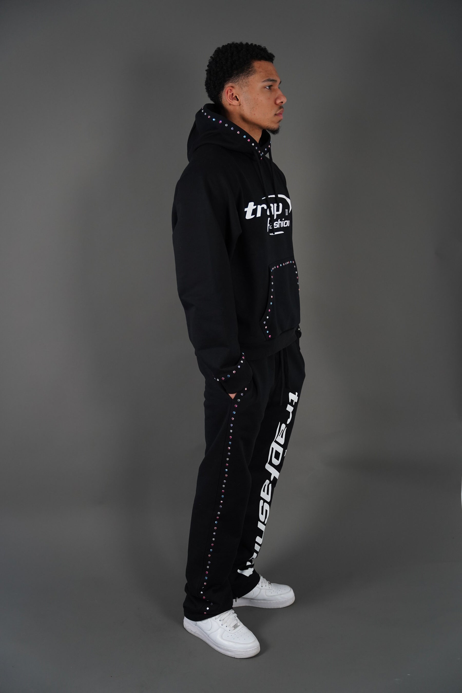 Model wearing oversized trapfashion seventeenthebrand diamond hoodie outside