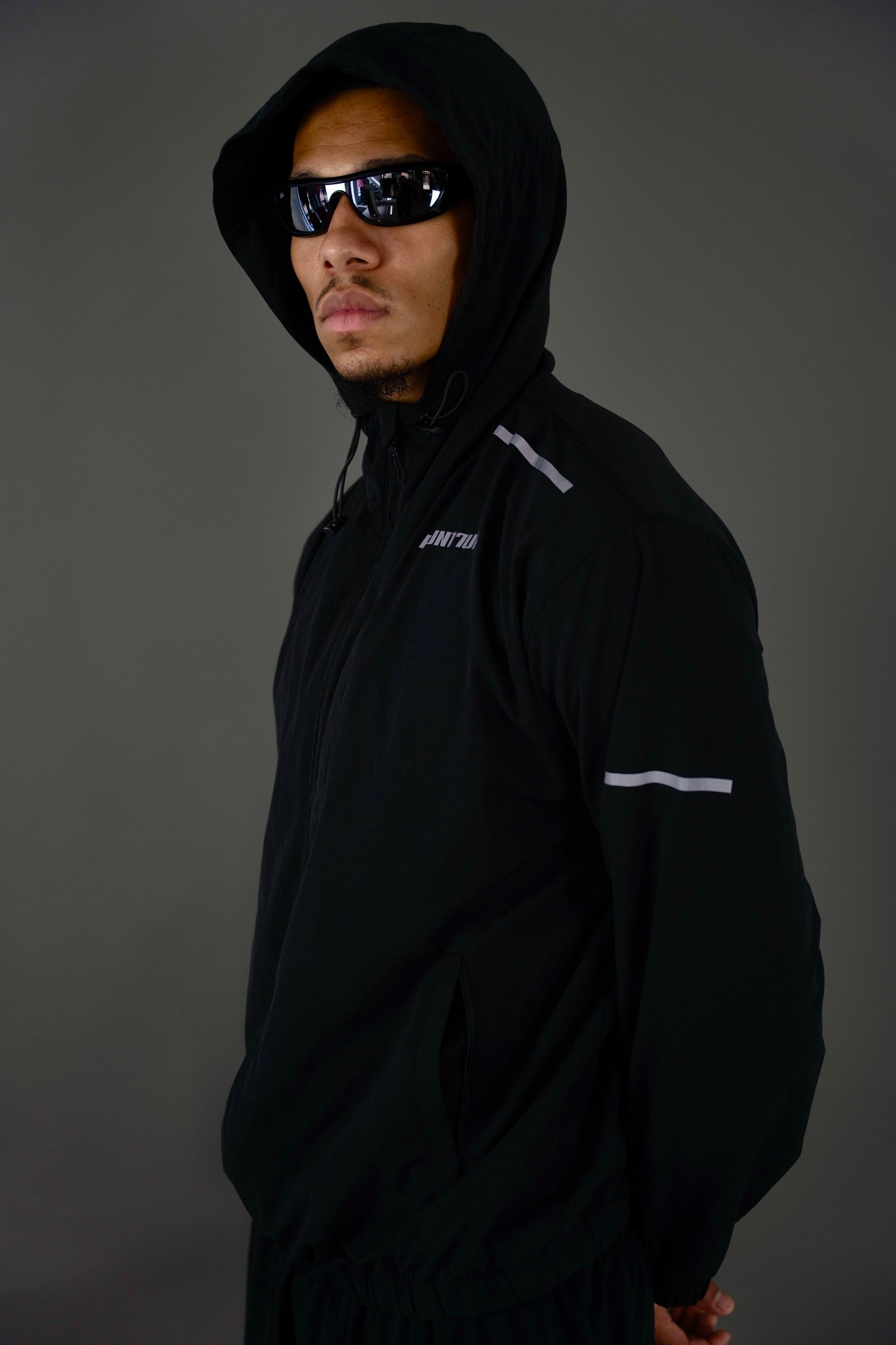 RUN17UP Gymwear Vest in Black