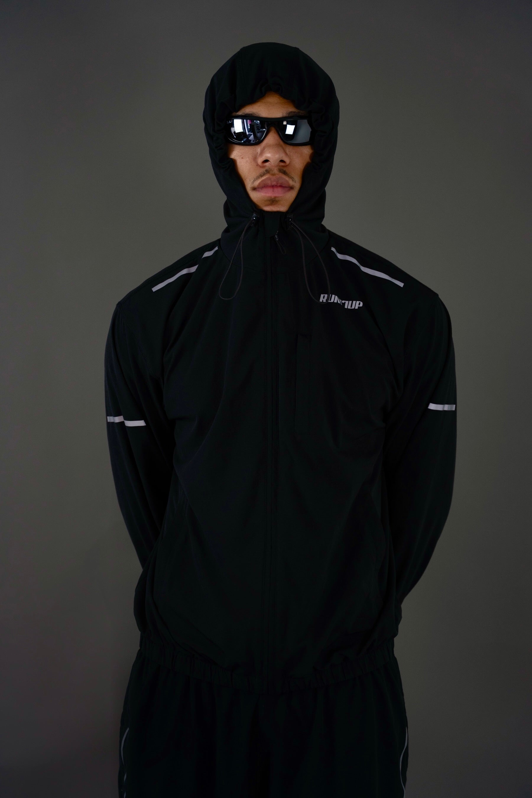 RUN17UP Gymwear Vest in Black