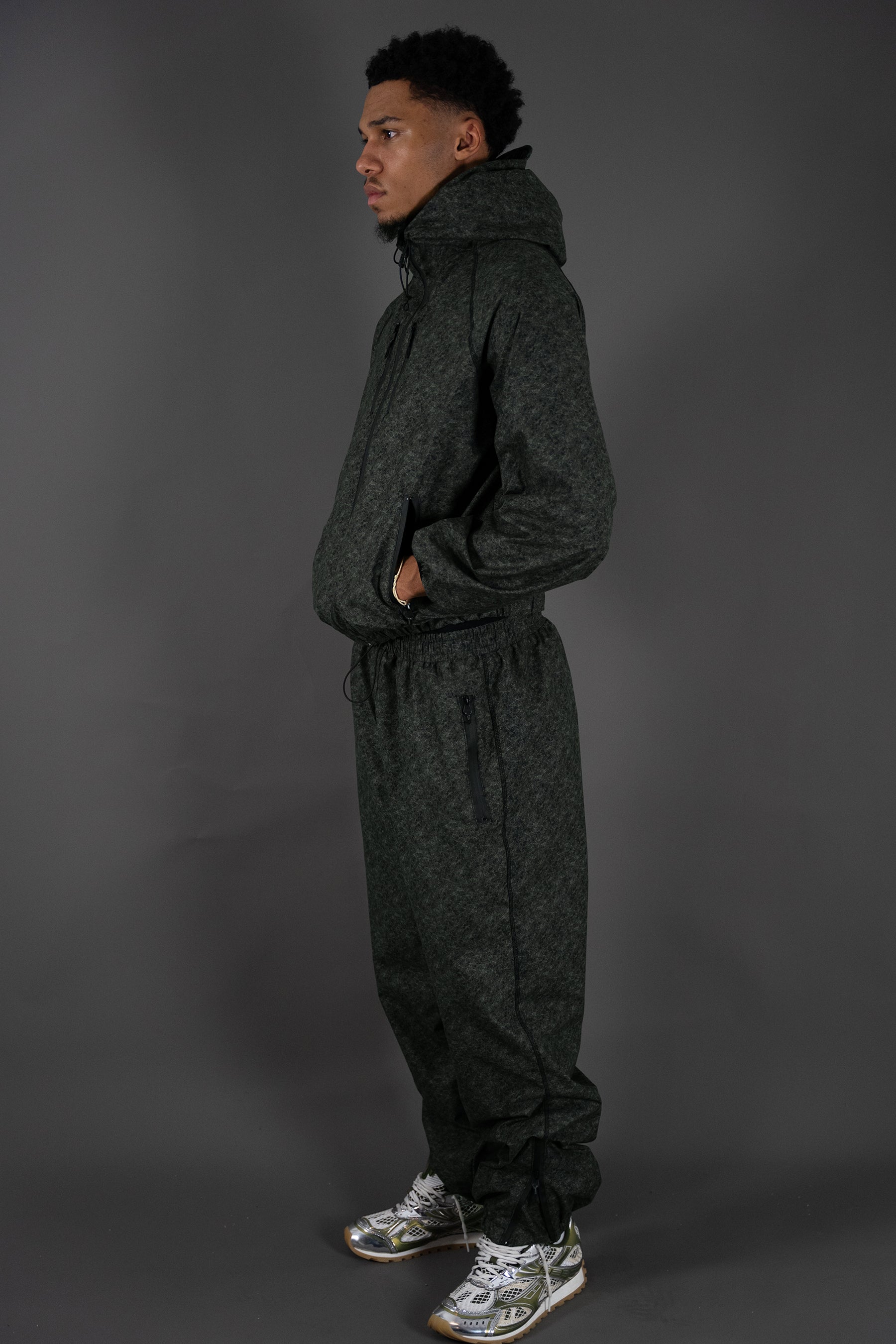 Velours-Tech Khaki Windbreaker Pants