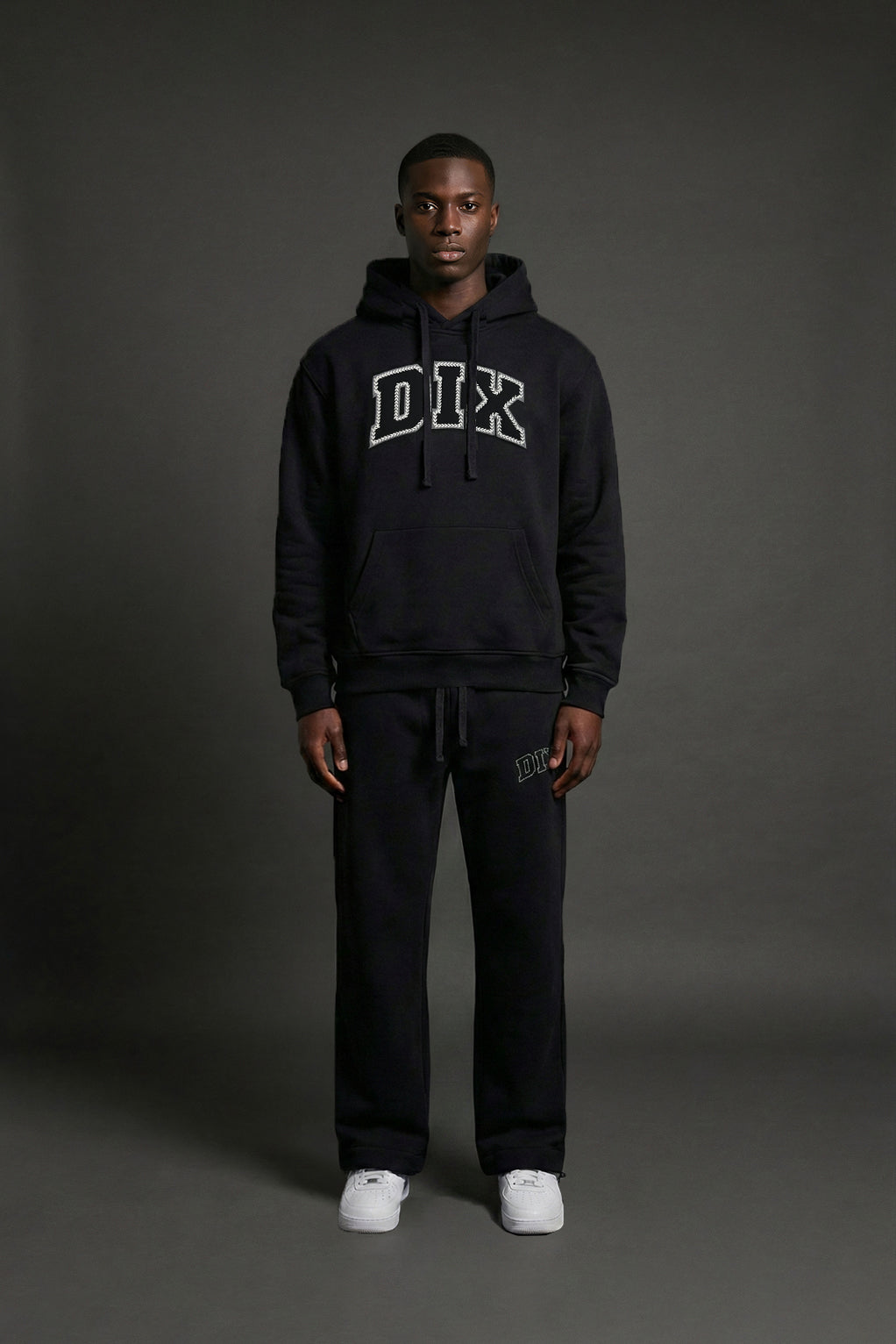Dix Logo Black Straight Fit