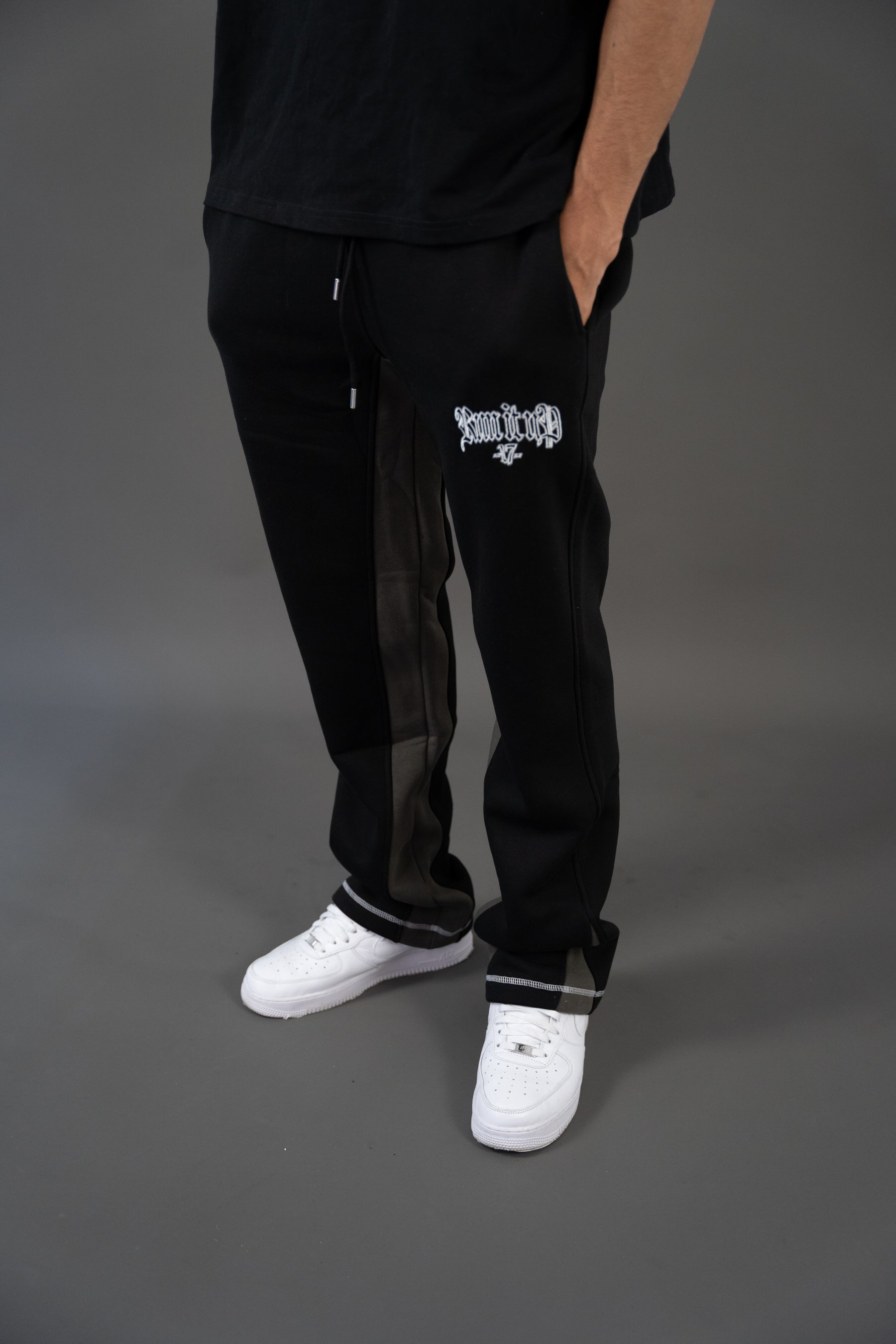 run it up 2.0 flared pants in black