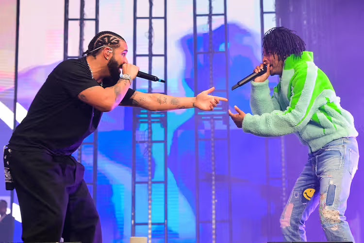 Drake Announces His 'It's All A Blur Tour' With 21 Savage