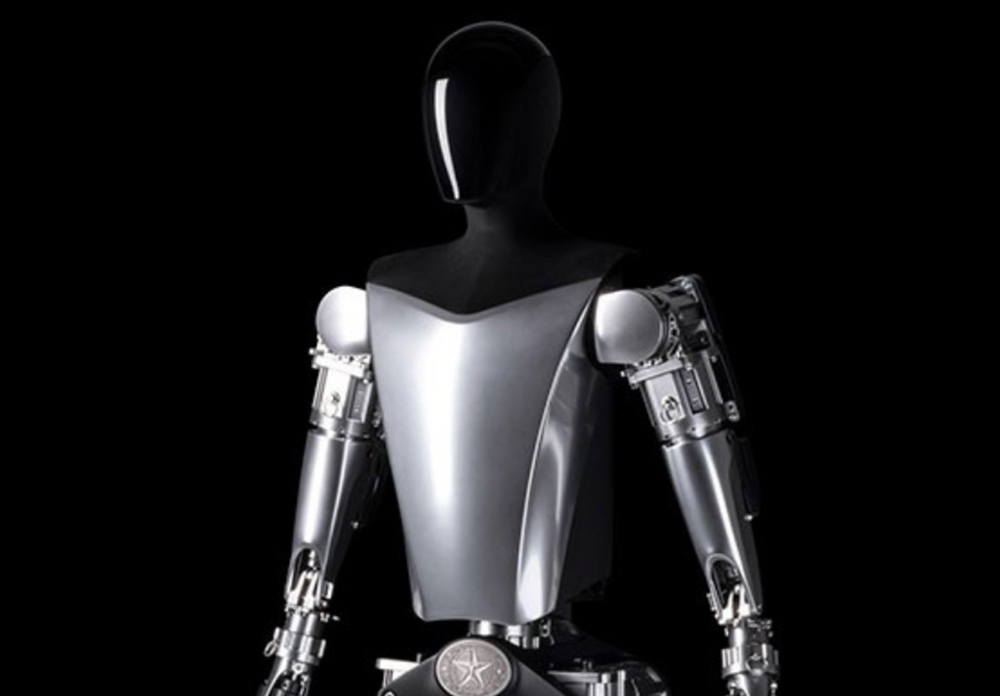 Elon Musk Revealed a Humanoid Robot and Interpol Issued a “Red Notice” for Terra Founder Do Kwon in This Week’s Tech Roundup