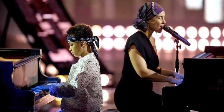 ALICIA KEYS AND HER SON STEAL THE SHOW