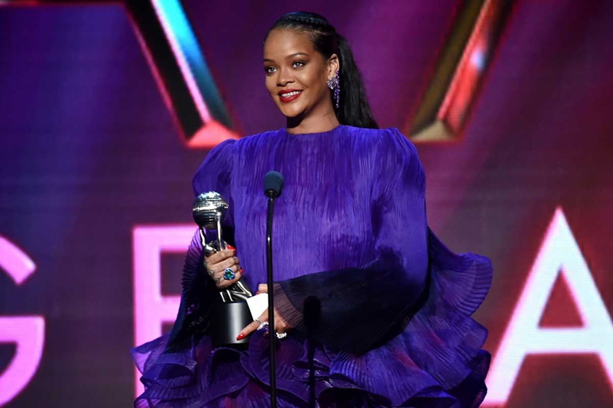 RIHANNA CALLS FOR SOLIDARITY IN NAACP SPEECH: “WE CAN'T DO IT DIVIDED”