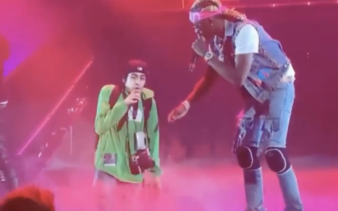 YOUNG THUG NODIGT FAN UIT OP HET PODIUM VOOR PICK UP THE PHONE DUET
