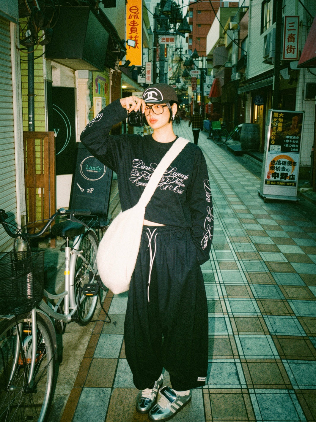 Black Dans La Legende Longsleeve