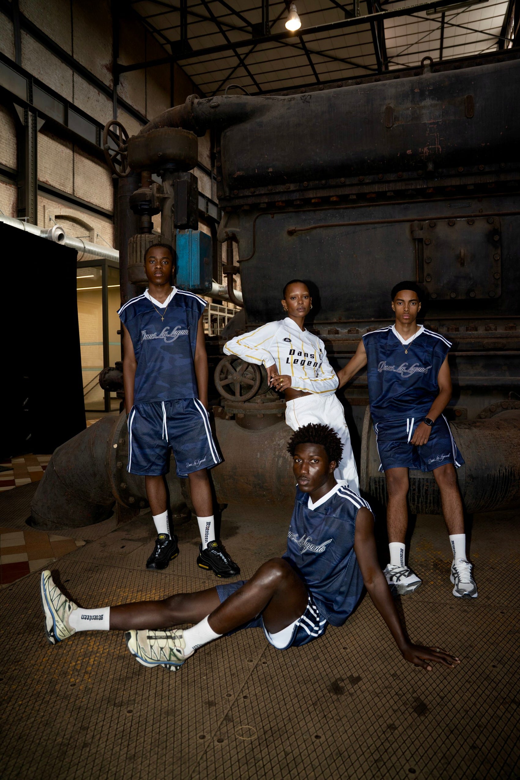 Dans La Legende Navy Mesh Short