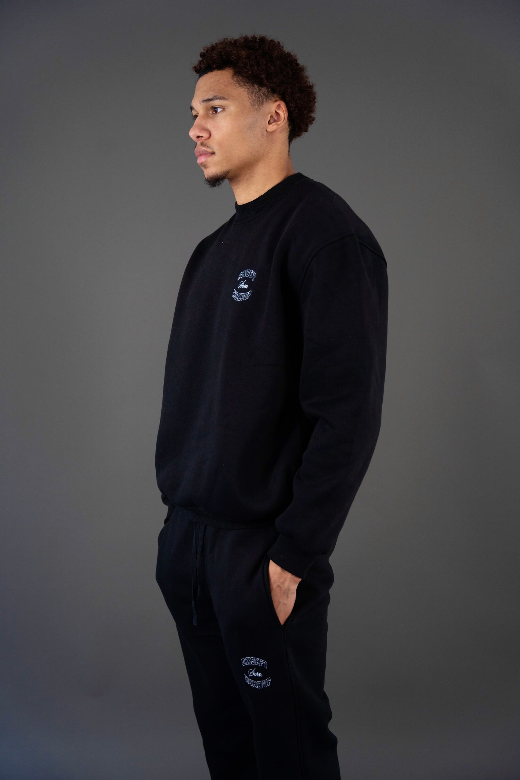 Dixsept Svtn Black Crewneck