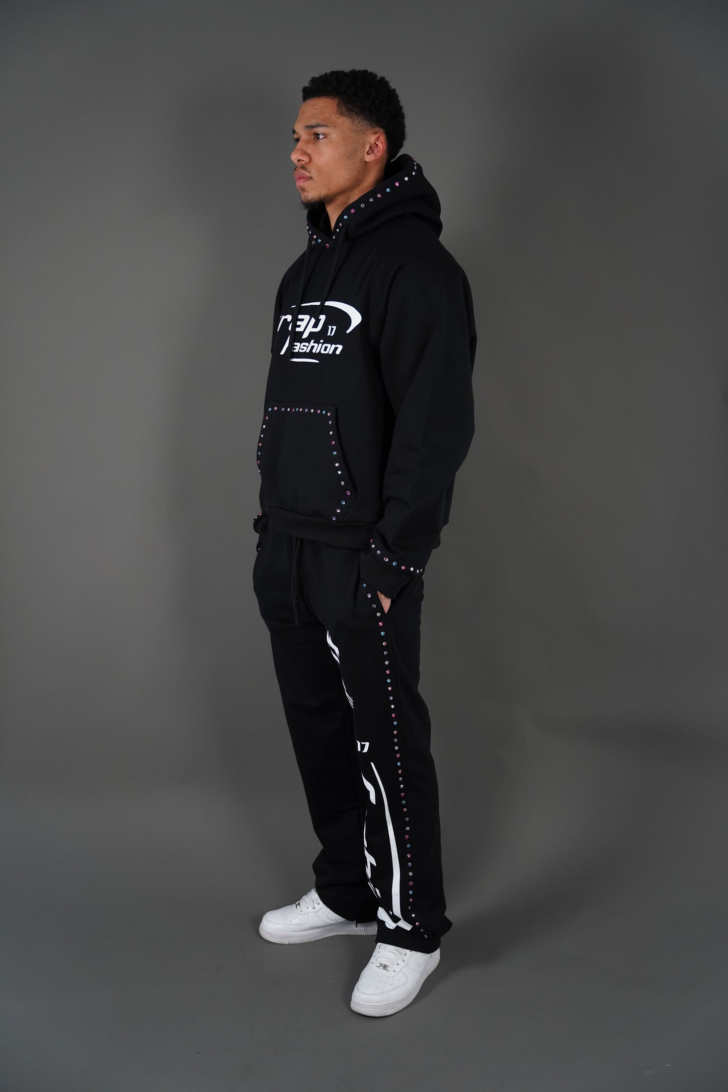 Model wearing oversized trapfashion seventeenthebrand diamond hoodie outside