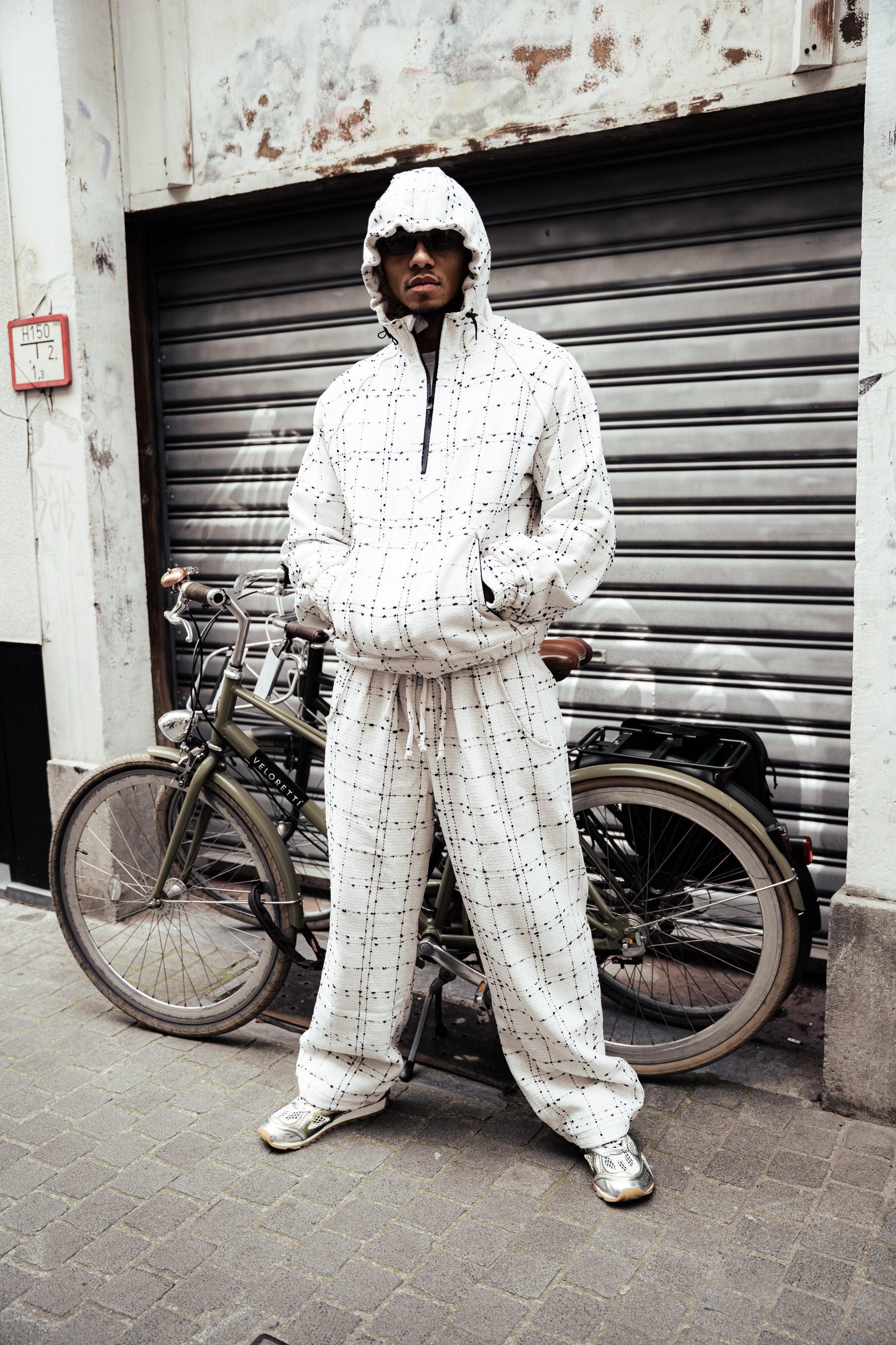 Seventeen Boucle Tweed Hoodie in White – SEVENTEENTHEBRAND