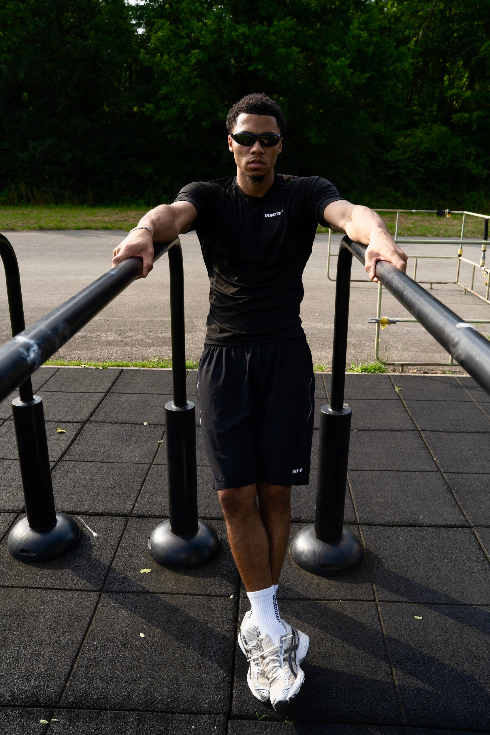 RUN17UP Gymwear Short in Black