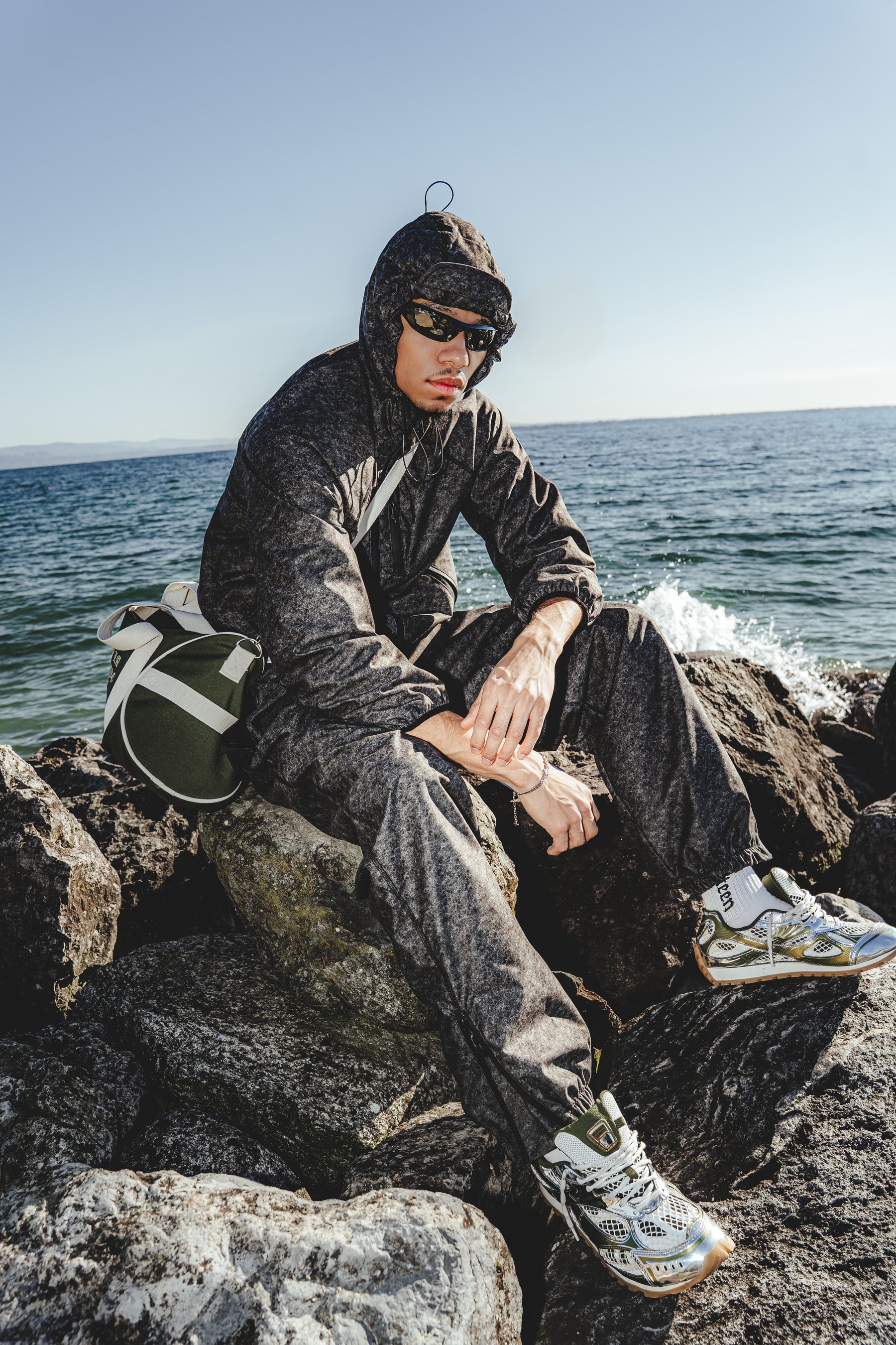 Velours-Tech Khaki Windbreaker Pants