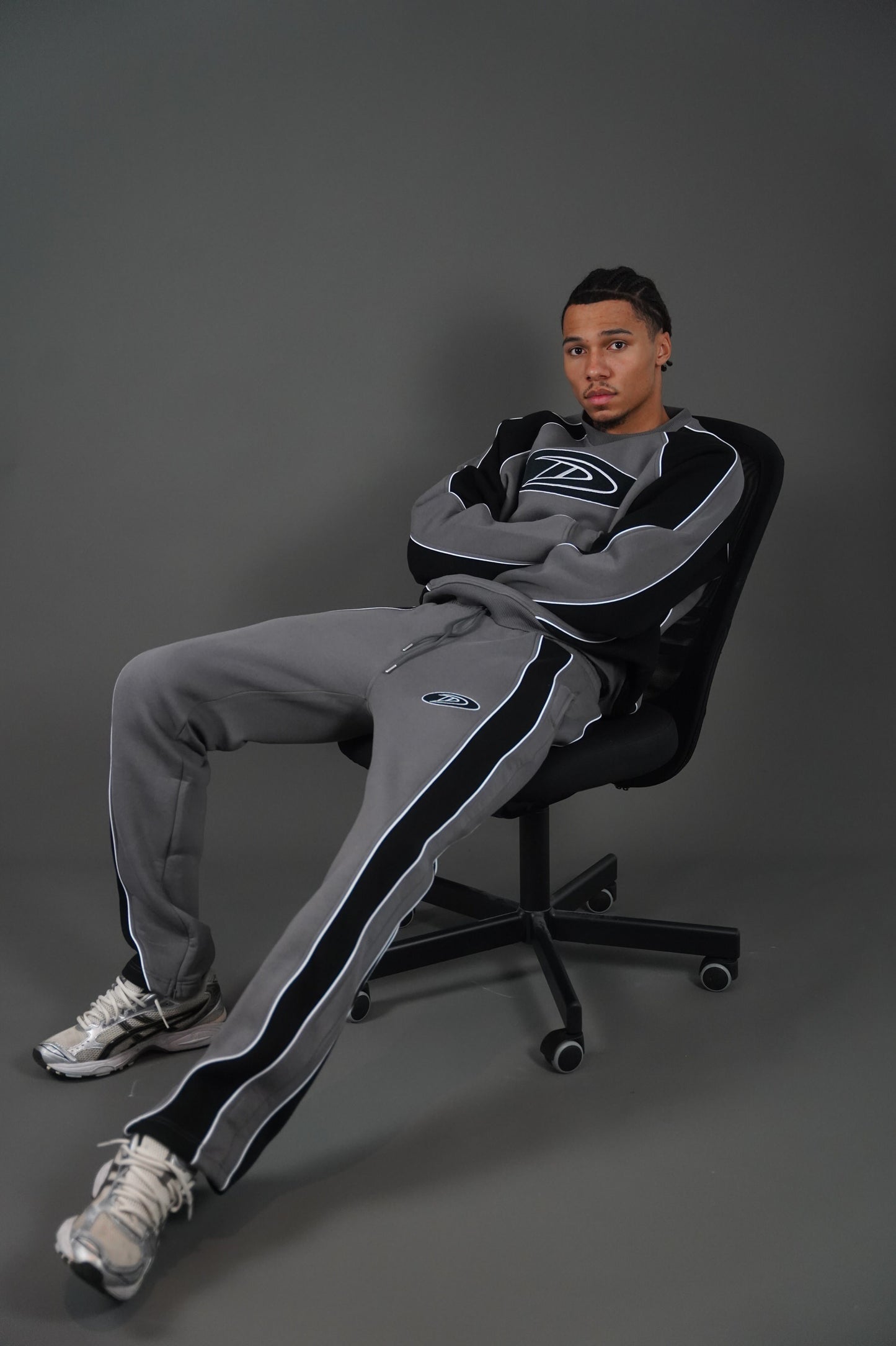 Dix-Sept La Marque Dark Grey Colorblock Sweater