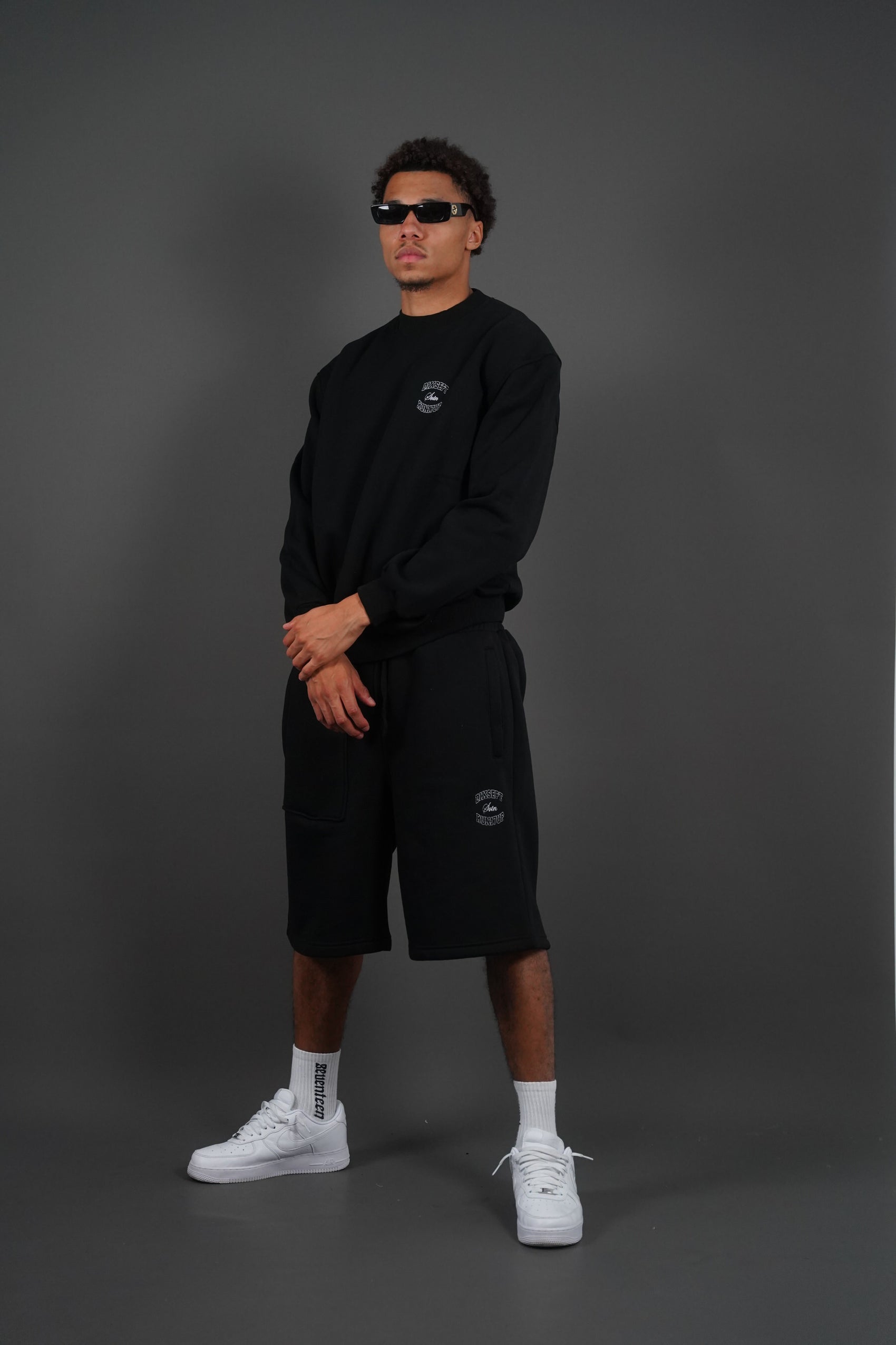 Dixsept Svtn Black Crewneck
