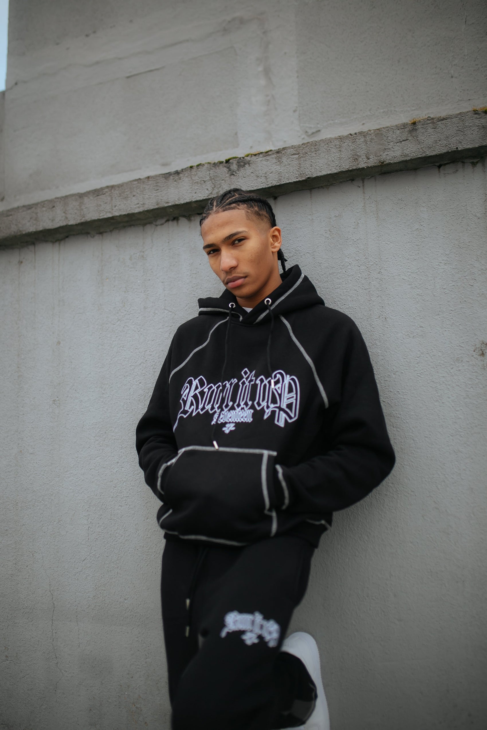 Run It Up 2.0 Black Sweatpants | Seventeenthebrand