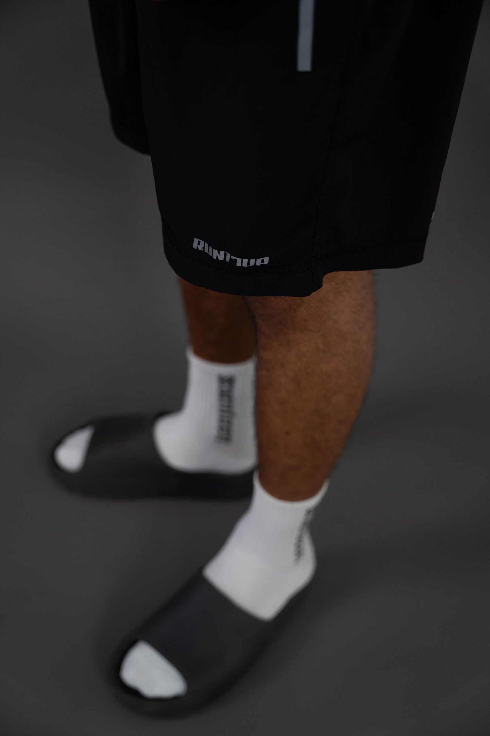 RUN17UP Gymwear Short in Black