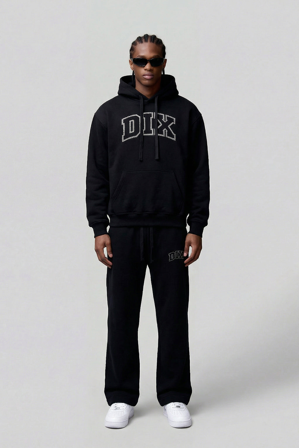 Dix Logo Black Straight Fit