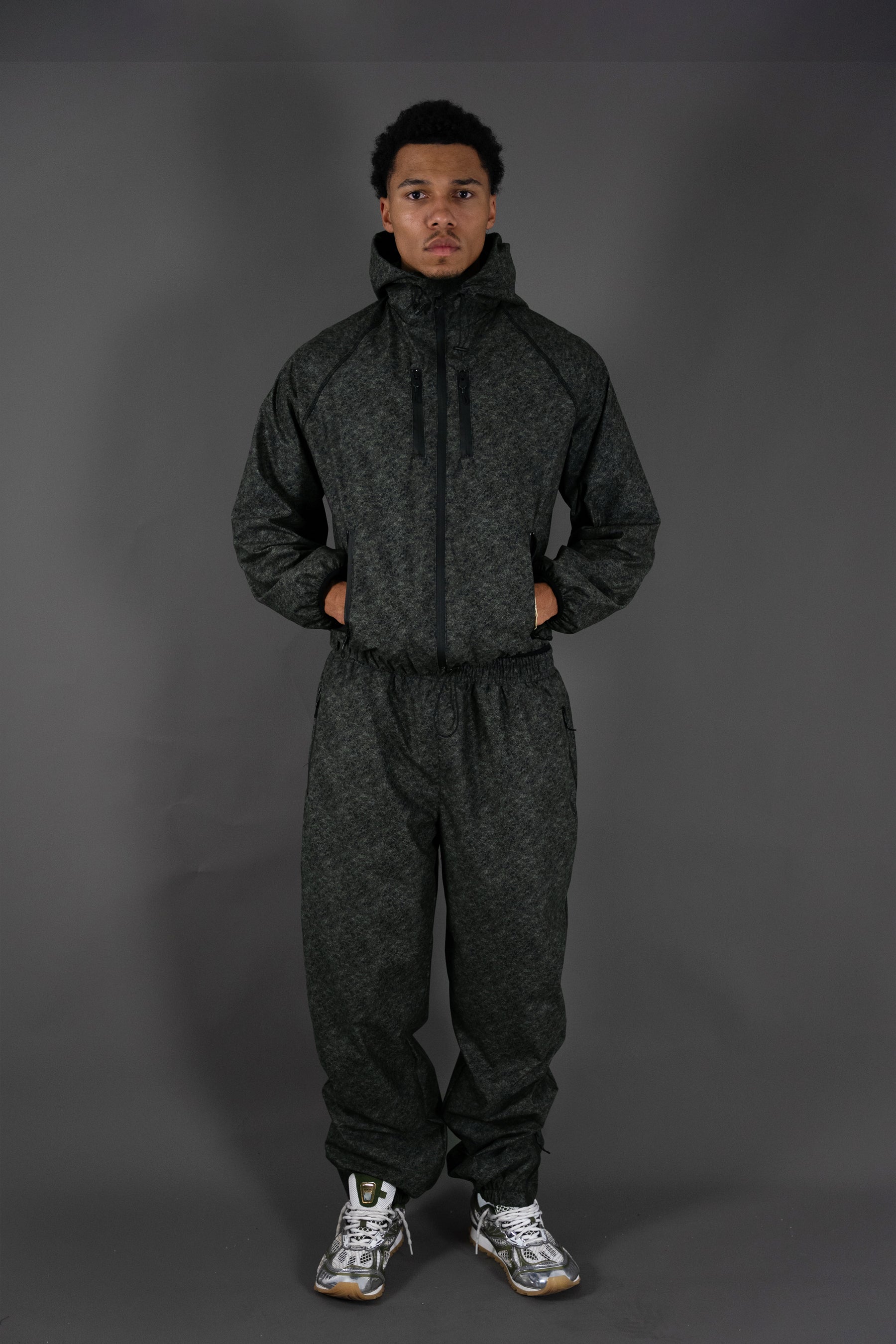 Velours-Tech Khaki Windbreaker Pants